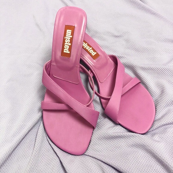 Vintage Shoes - 2000s Pink Mules 💘 >> Size 8 Vintage Shoes - 2000s Pink Mules 💘 >> Size 8
